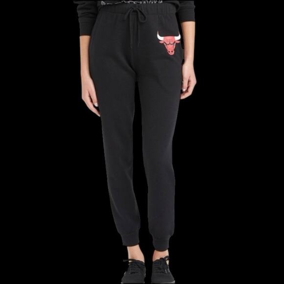 Hybrid Apparel Black Chicago
Bulls Jogging Pants - Picture 3 of 6